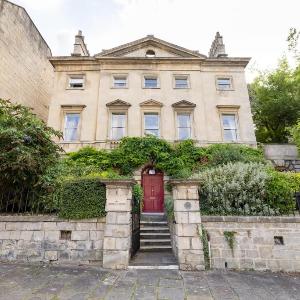 The Admirals Mansion - Central Bath