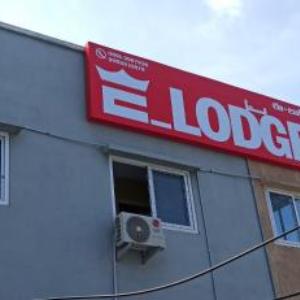 E LODGE