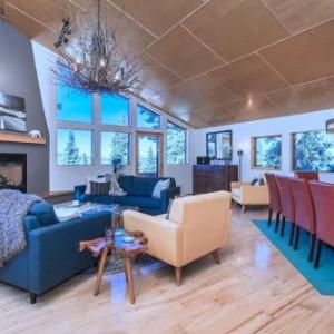 Tahoe Donner Luxury 4BR2 lofts Hot tub 3100 sqft Sleeps 14 villa