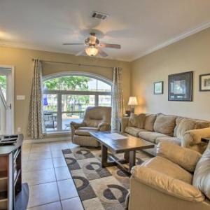 Lovely Condo with Balcony Walk to The Beach!