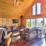 Rustic Jefferson Cabin Near Fishing and Hiking