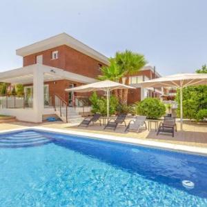 Casa Bos Orange Pool and Jacuzzi
