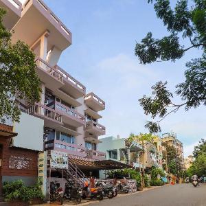 Hotel O Live Inn Guest House