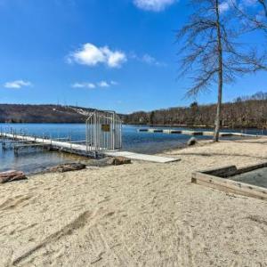 Family Home Walk to Big Boulder Lake and Ski Area!