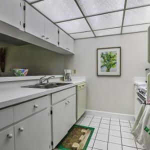 Cozy Condo on 11th Hole about 25 Miles to Disney!