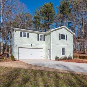 New Cartersville Listing Fully Renovated 3 Bedroom Home - Minutes from LakePoint Sports Complex