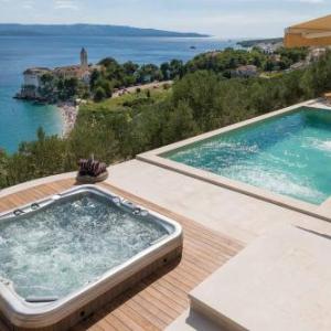 Villa Lucie Summer House - 3 Bedroom Villa - Sauna - Jacuzzi - Stunning Sea Views