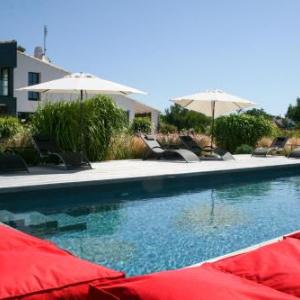 Les Portes-en-Re Villa Sleeps 14 with Pool