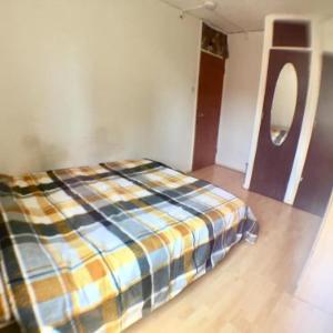 STEPNEY WAY DELUXE ROOM