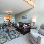 208B   Lakefront One Bedroom Condo with 2 Patios Maryland