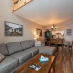 304C   Lakefront One Bedroom Condo with Fireplace  Balcony Maryland