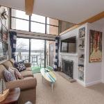 304C   Lakefront One Bedroom Condo with Fireplace  Balcony Maryland