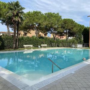 Apartment near Lake Garda with Pool