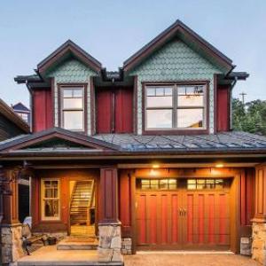 Red Hawk - Charming Cabin w Theatre & Spa