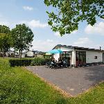 Chalet in a holiday park in a wetland area Amsterdam