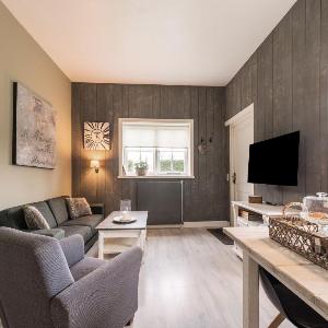 Quaint Summer Holiday Home in Egmond-Binnen