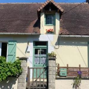 Le Petit Four A Beautiful 3-Bed Cottage in Lignac