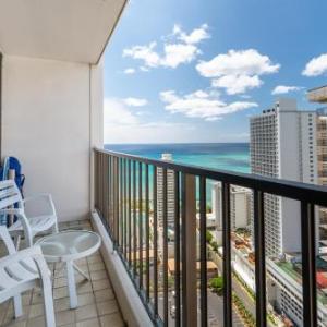 Standard Ocean View Condo - 35th floor views Free parking & Wifi