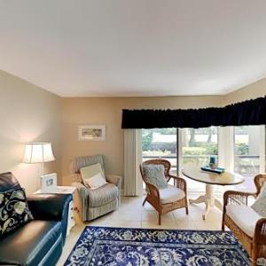 Glorious Golf Course View & Outdoor Dining - Pool Tennis & Golf condo