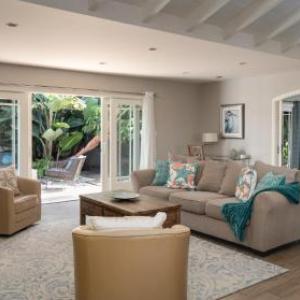 Plum Guide - Dolphin Bay