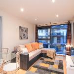 Canary Wharf 1BR Apartment Waterside Development