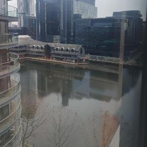 Luxury waterside apartment Canary Wharf