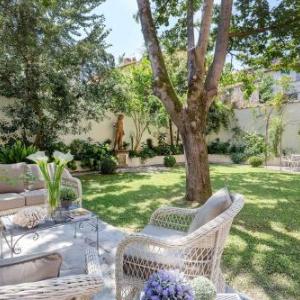 LA CASINA Luxury Apartment inside the Walls of Lucca with Garden airconditioning Wifi