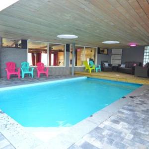 Superb house for family group with swimming pool sauna jacuzzi billiards