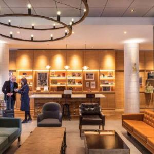 Hotels near Young Vic London - Novotel London Bridge