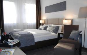 Dom Hotel Am Römerbrunnen, Cologne