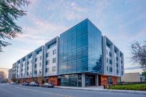 Shashi Hotel Mountain View, an Urban Resort, Mountain View