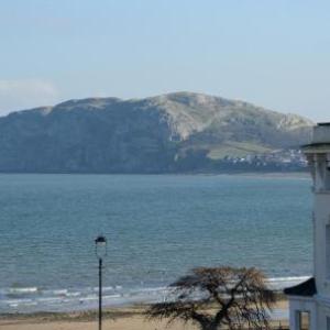 Hotels near St Asaph Cathedral - The Cumberland