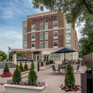 Main Street Armory Hotels - Courtyard by Marriott Rochester Downtown