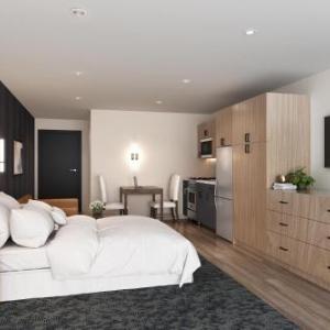 Hotels near Royal Plaza Trade Center Marlborough - Residences at Solomon Pond