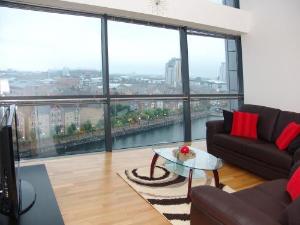 Quay Apartments, Salford