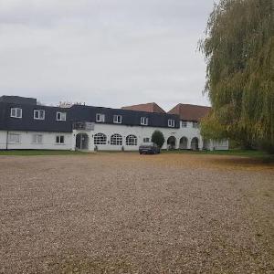 OYO Belvoir Hotel