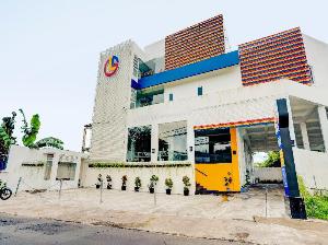 OYO Capital O 90176 Lg Hotel Jember, Jember