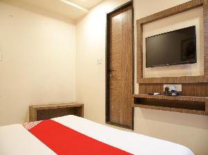 OYO 77228 Hgc Comfort Room's, Jalgaon