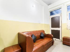 OYO 77096 Hudco Grand, Patna