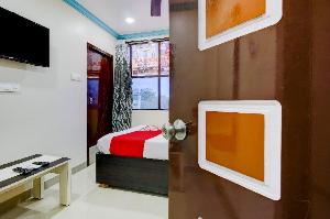 OYO 77180 Sri Vasudha Residency, Kondapur