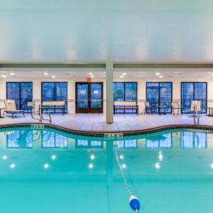 Hotels near J. Everett Collins Center - Hampton Inn Boston-Peabody