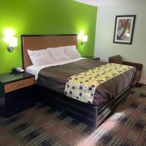 Hotels near Churchland High School - Bowers Hill Inn Chesapeake