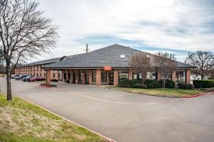 Econo Lodge Inn & Suites, McKinney