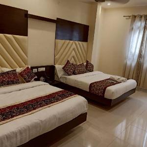 Hotel Crown -Near Golden Temple