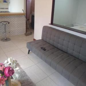 Estancias Aleli 03 comodo apt stdio cerca terminal ent sal aerpto CC Chipichape cc único centro eventos valle del Pacfco OrquideoramasamecobaseAerea acuapqdelacána ccEstacion cocina nevera tvcama Quink un dormitorio