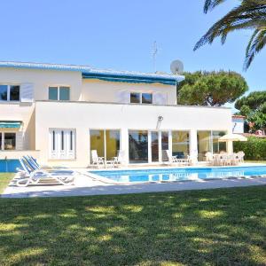 Villa in Vilamoura with Private Pool  BBQ