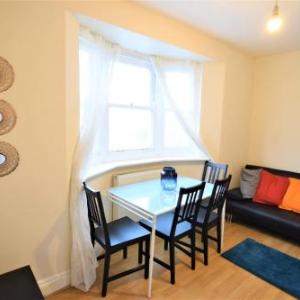 3 bedroom flat NEXT TO BRIGHOTON LEWES ROAD