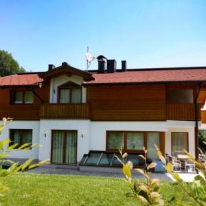 Holiday Home Haus Tuer - 5 Star