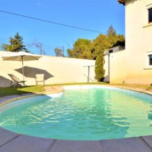 Amazing home in Vauvert with Outdoor swimming pool WiFi and 3 Bedrooms