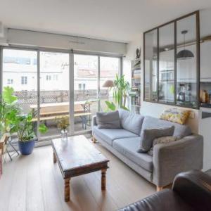 Flat with BALCONY in the République district